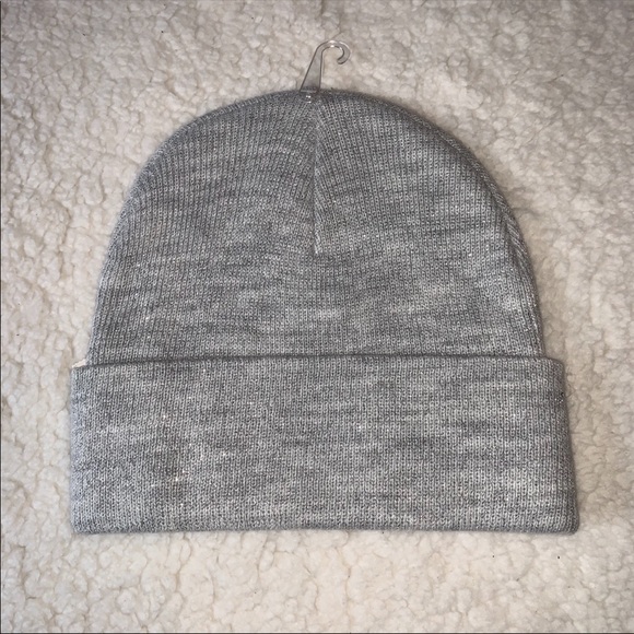 🔥VS PINK Sparkle Shimmer Beanie Hat Silver - Picture 3 of 8